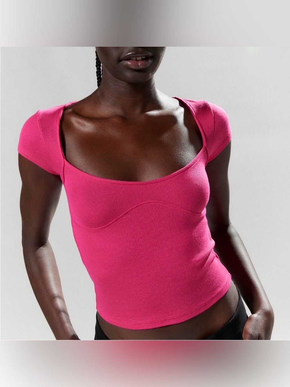 URBAN OUTFITTERS - NWT PINK T-SHIRT